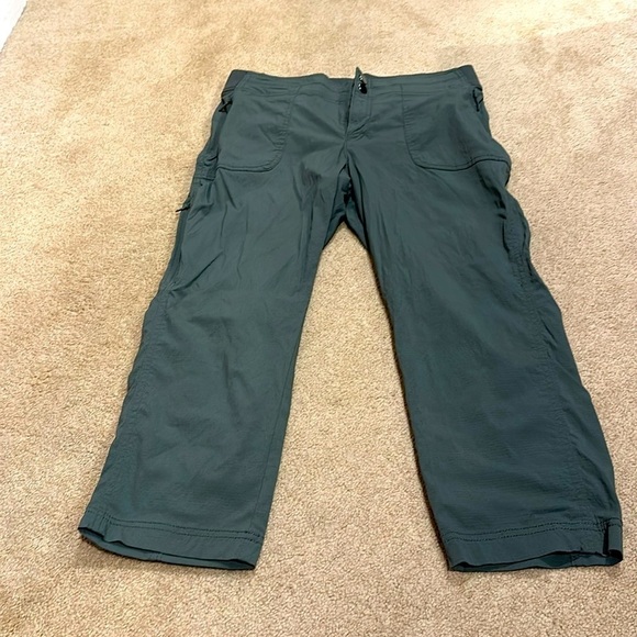 Athleta Pants - Athleta Olive Green windbreaker athletic capris in great condition!